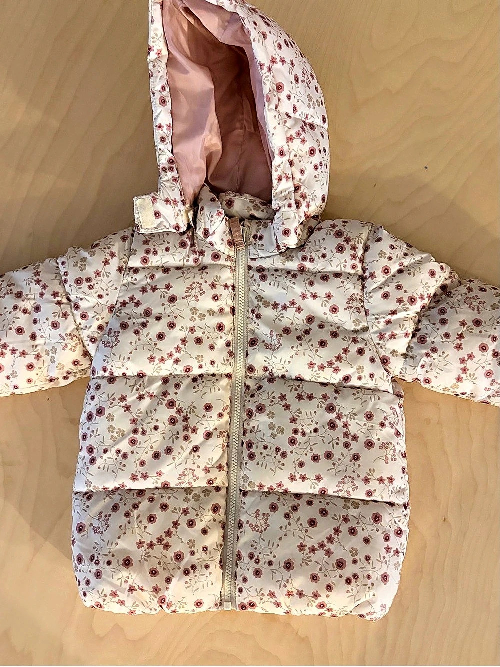 H&M Toddler Floral Puffer Jacket Floral Hooded Puffer Jacket Girls 4T | Like new